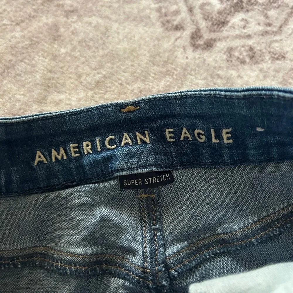 American Eagle Curvy Hi-Rise Distressed Denim‎ Mini Skirt Size 0 Super Stretch